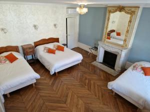 Hotels Hotel De La Ferte : photos des chambres