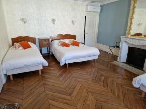 Hotels Hotel De La Ferte : Chambre Quadruple Supérieure 