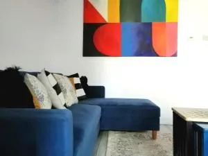 Brockeridge Stylish 2BR Home in Peaceful Area - Easy M5 Access & Free Parking by Suitely - Elmore