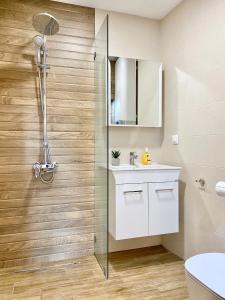 Sunny & Cozy Apartment for 4 Guests & Free Parking