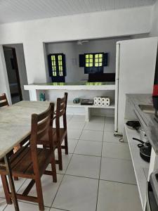 Aconchegante casa perto da praia da Enseada dos Golfinhos OBS não é Jaguaribe