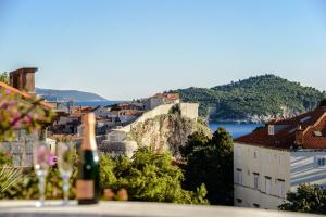 Villa Mediteran Old Town, 5 En-Suites and Hot Tub