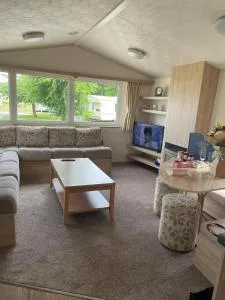 6 berth caravan Cherry tree holiday park Great yarmouth - Belton