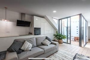 Traditional townhouse with private patio and pool