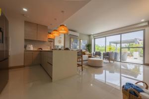 Lujoso Apartamento Con Salida Directa A La Playa Edificio Morros Eco