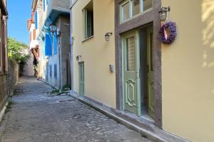 Διαμέρισμα σε ανακαινισμένο αρχοντικό 19ου αιώνα, κέντρο Μύρινας