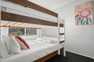 The Seachange - Brand New, Beachy Family Retreat.