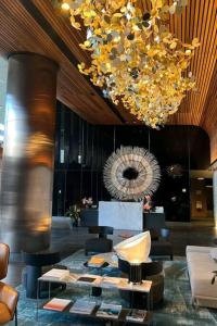 Great location 2B1B free parking