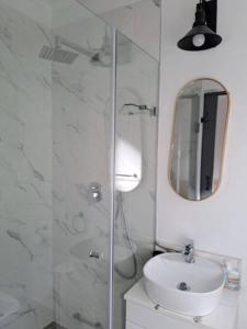 Modern mountainside home with ocean view - Minimal load shedding