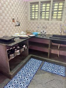 Spacious Queen Bed Suite 6km to Palace, Free Wi-Fi, Books, Toys, Smart TV