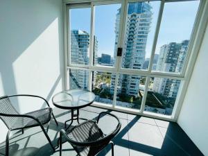 Urban Chic Retreat near Crown w Free Parking