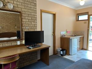 Barrasss John Bright Motor Inn