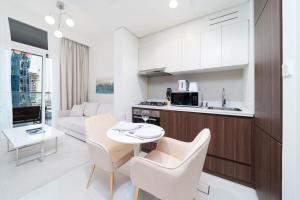 Soothing 1BR at Downtown Dubai, Business Bay