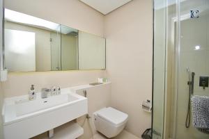 Luxury Escapes - Modern studio in West Avenue Dubai Marina