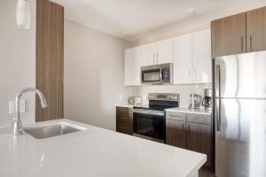 North Station 1br w wd gym nr TD Garden BOS-839
