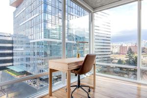 S Lake 2BR w Gym BBQ nr Amazon SEA-82