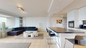 2 BR with lake view – close to Geneva & Lausanne