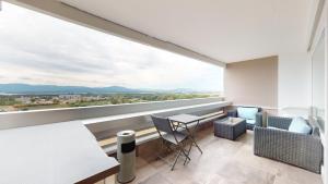 2 BR with lake view – close to Geneva & Lausanne