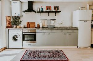 1880 HAROs OLD TOWN HOUSE