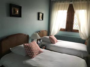 Hotels DOMAINE ST GERMER : photos des chambres