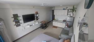 Dracarys Place 2 Condo with Balcony Unlimited Wifi LapuLapu City view