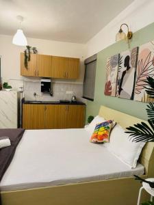 Sage : Private Studio Room in Koregaon Park