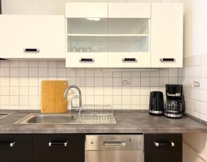 Gemütliche Unterkünfte für längeren Aufenthalt und Monteure inkl Balkon, Waschmaschine, WiFi, Küche und Parkplatz