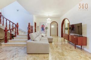 Spacious 4BR Oasis in the Heart of St. Julians by 360 Estates