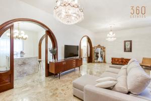 Spacious 4BR Oasis in the Heart of St. Julians by 360 Estates