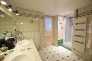 Villas Mes P'tis Loups avec Piscine, Spa, Sauna, Piano ! : photos des chambres