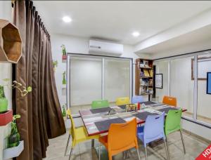 Leo Hotel