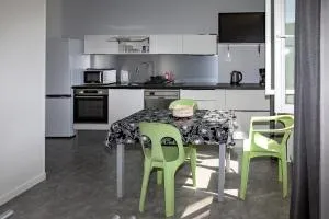 LA BATISSE l'arbre gris - Hotonnes