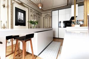 Veeve - Classical Features in the 9th