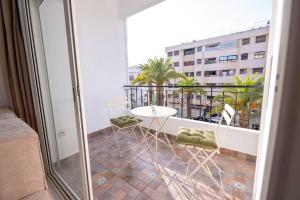 Tradition Meets Modern: 2BR Flat in Rabat Hassan