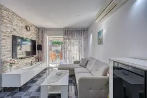 Holiday Apartment Stojanovski - 罗维尼村