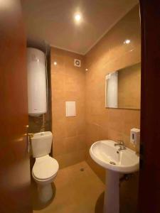 Mountain Paradise 1 - 1 Bedroom Homey Two Floor Apartment - Washer