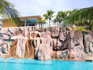 Laguna Beach Resort 3 Maldives