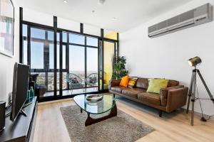 Sky High at Southbank - Sprawling Views and Free Parking