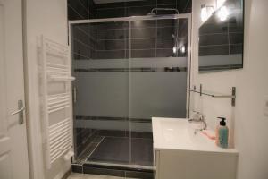 Appartements la BD : joli T2 renove /Wi-fi/centre-ville : photos des chambres