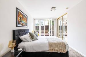 Parisian Chic meets South Yarras Vibrant Locale