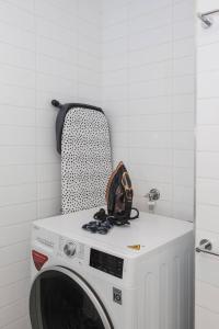 Elevated Elegance - Your Stylish Urban Sanctuary