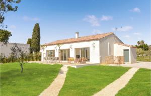 Maisons de vacances Beautiful Home In Serignan With Wifi, Outdoor Swimming Pool And Private Swimming Pool : photos des chambres