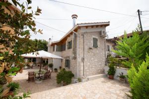 La casa di Bella a tradional stone house with barbecue