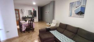 THREE BEDROOM APARTAMENT NEAR SANTA CRUz 1A