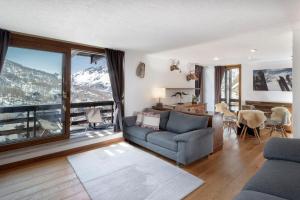 HelloCHALET - Ski to door Apartment with big terrace overlooking skiruns