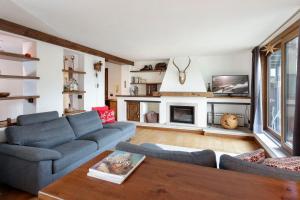 HelloCHALET - Ski to door Apartment with big terrace overlooking skiruns