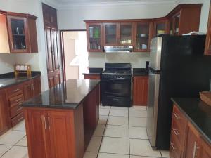 Villa M-6 Metro Country Club