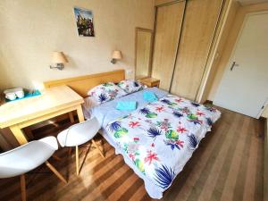 Fantastic Waw - Z6 Room - 303A