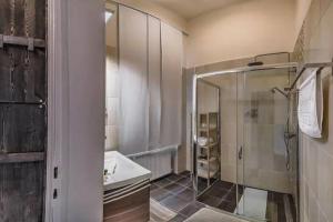 Your Worry Free Apartment Close To Parliament