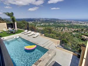 Villas Amazing sea view Villa near Cannes, Pool, 5 bedrooms, 4 bathrooms : photos des chambres